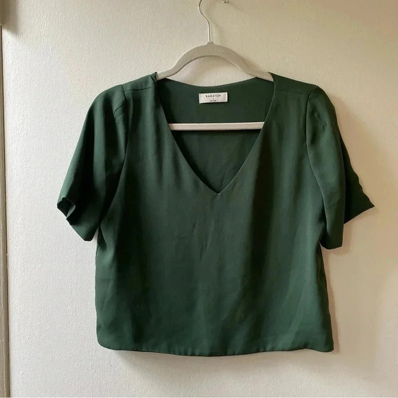 Aritzia Babaton Randy Blouse Top V Neck Shirt Short Sleeve Dark Green - Picture 3 of 6
